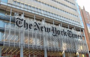 Нью-Йорк Таймс испытывает заголовки на людях