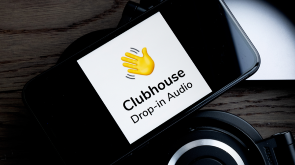 Clubhouse разрешил пользователям пересылать друг другу деньги