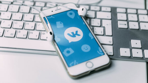 «ВКонтакте» с 2024 года изменит правила верификации профилей и сообществ