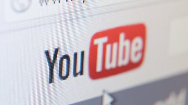 Горелкин: YouTube ведет себя хирургически выверенно во избежание блокировки
